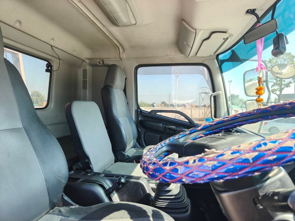 HINO FL8J 260 ปี 2565 ติดเครน 3 ตัน 3 ปลอก กะบะพื้นเรียบ HINO FL8J 260 ปี 2565 ติดเครน 3 ตัน 3 ปลอก กะบะพื้นเรียบ