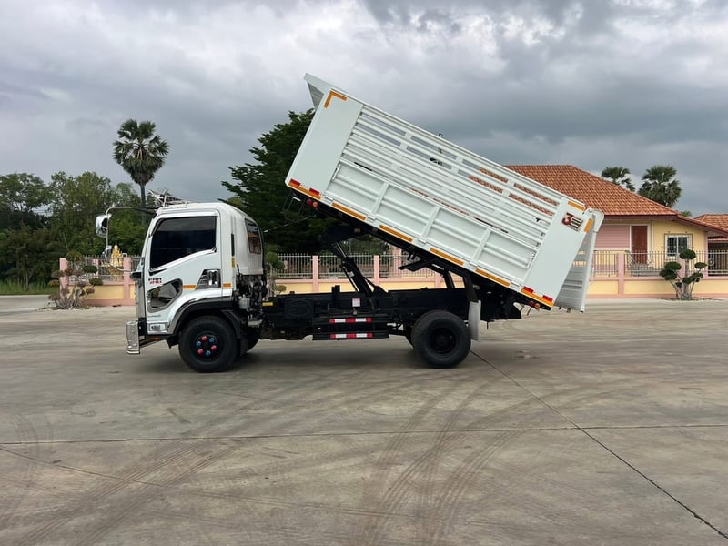 รถ6ล้อดั้มพ์ ISUZU FRR 210 แรง ปี 2563 รถ6ล้อดั้มพ์ ISUZU FRR 210 แรง ปี 2563