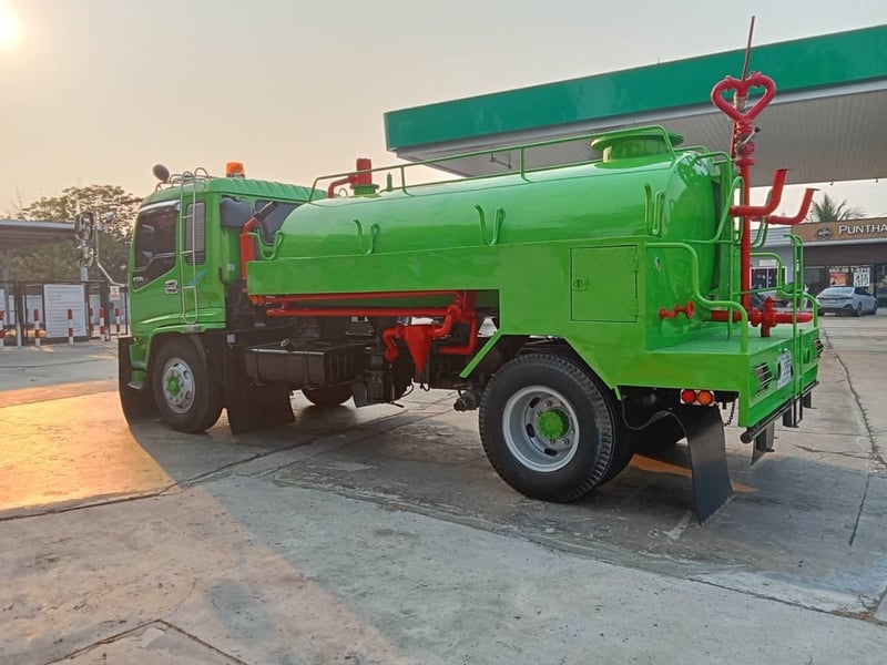 SUZU FTR 200 แรง 6ล้อทุกน้ำ แท็งก์จุ 6000 ลิตร