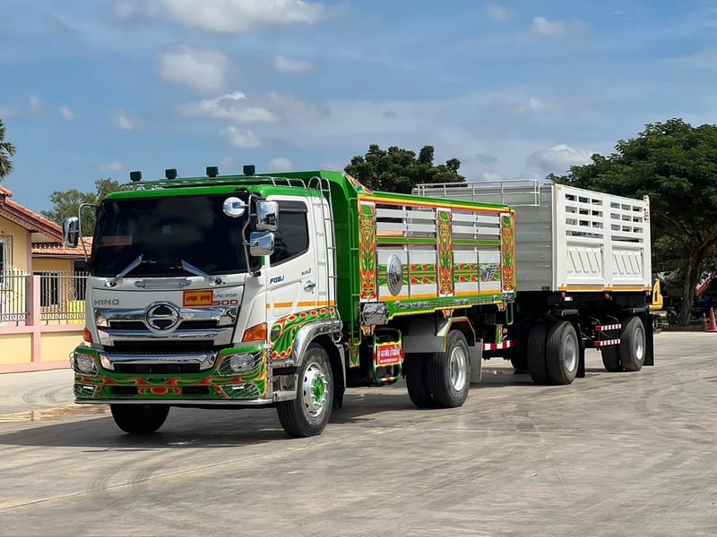 พ่วงแม่ลูก HINO FG8J 240 (6ล้อดัมพ์) ปิเนียม ยาว 5.60 เมตร  ไมล์ 61,747 กิโล