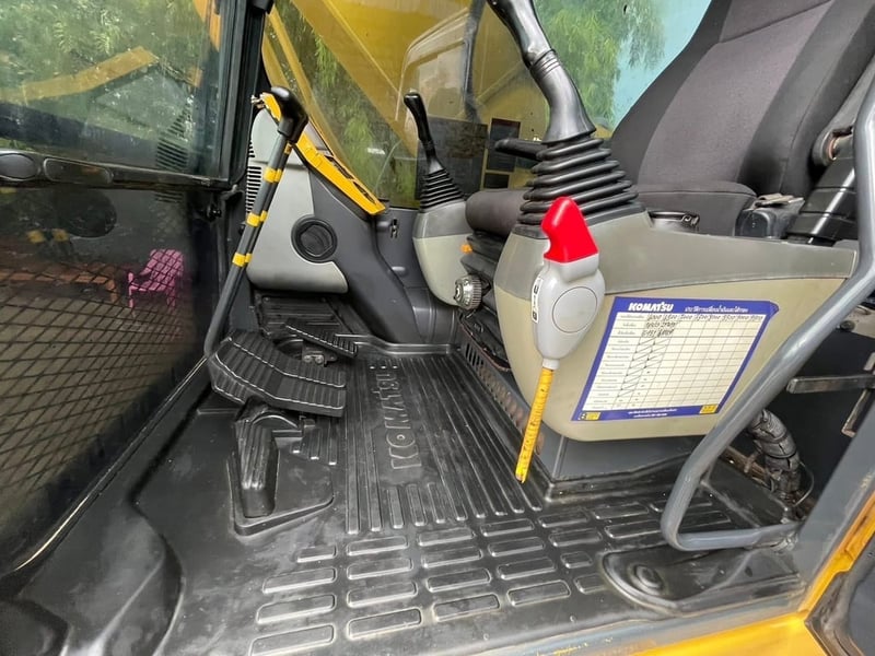 รถแบคโฮ PC200-8MO รถมือเดียว จอเหลืองกล้องหลัง