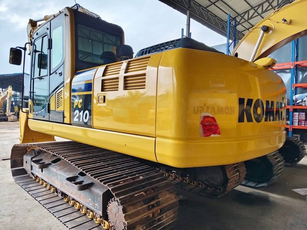 Komatsu PC210-10MO ไมล์ ชม. 9000 ชุดแจ้งจำหน่าย Komatsu PC210-10MO ไมล์ ชม. 9000 ชุดแจ้งจำหน่าย