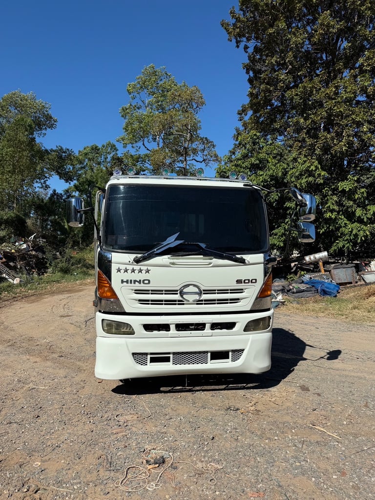HINO 260 ปี 2554 ติดเครน 5 ต้น ยาว 6.80 เมตร