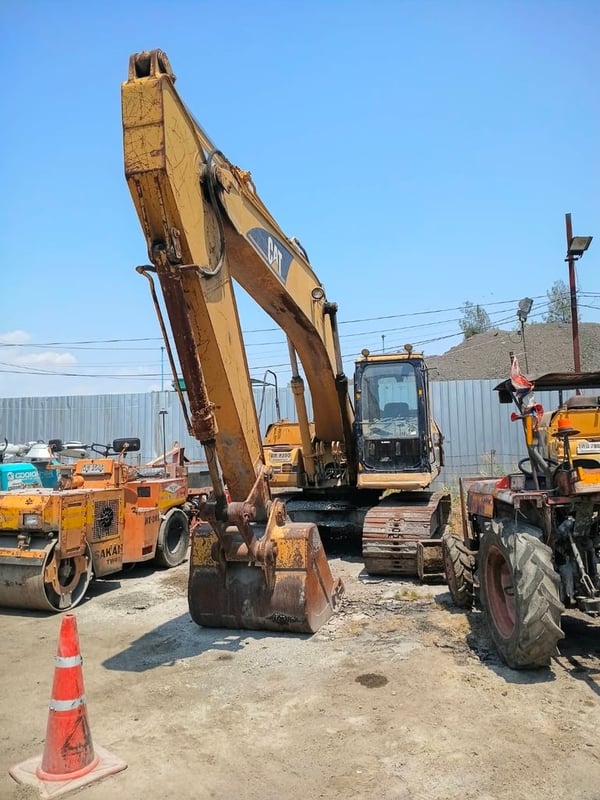 CATERPILLAR 320B ช่างล่างดี เครื่อง-ปั้มดี มี 2 คันให้เลือก