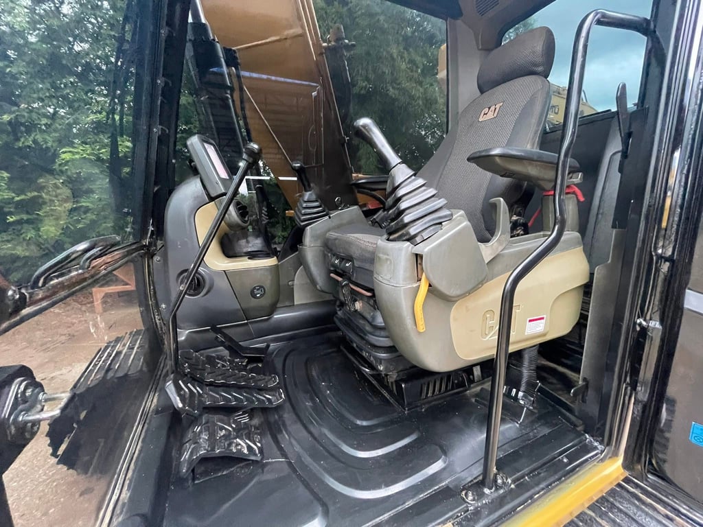 CAT312D2 ไฟฟ้าครบระบบดี เครื่องปั๊มแห้ง โซ่หนาเอวแน่น พร้อมลายแยก