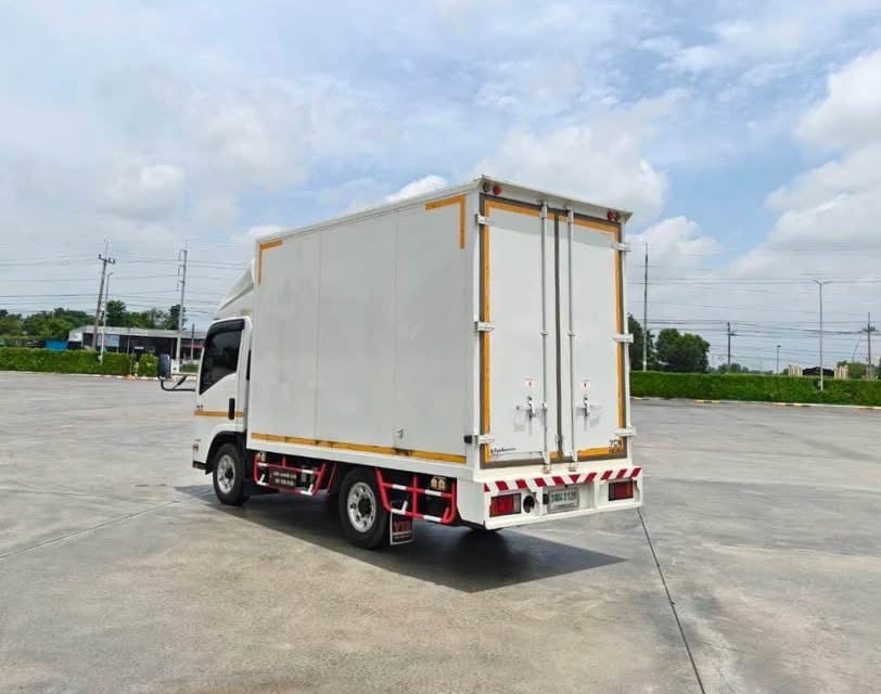 4ล้อ NEW NLR 130 ตู้เเห้ง 2 บาน