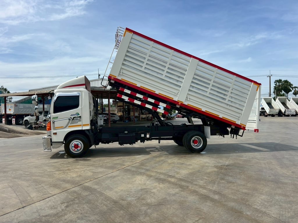 6ล้อดั้มพ์ HINO FC4J 145 คอกเกษตร (กะบะดั้มพ์ต่อใหม่)