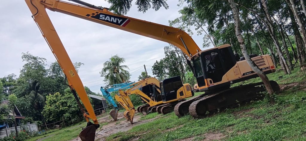 Sany Sy215c บูมยาว 18ม.ไมล์ 11,000 ชม Sany Sy215c บูมยาว 18ม.ไมล์ 11,000 ชม