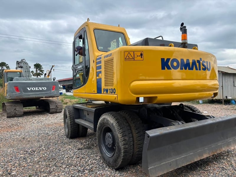 PW 130-6 ล้อยาง เครื่องปั้มดี ไฟฟ้าเต็ม PW 130-6 ล้อยาง เครื่องปั้มดี ไฟฟ้าเต็ม