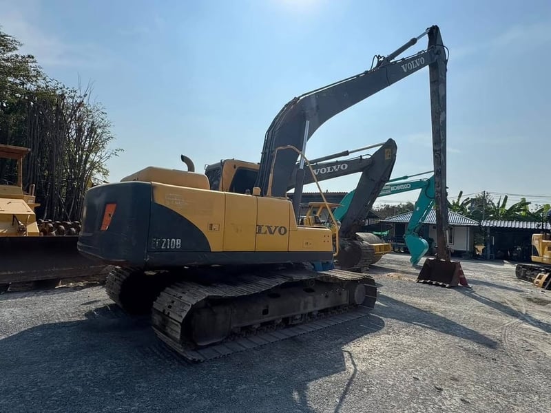 Volvo Ec210B  บูมยาวแท้ 16 เมตร เล่มทะเบียน