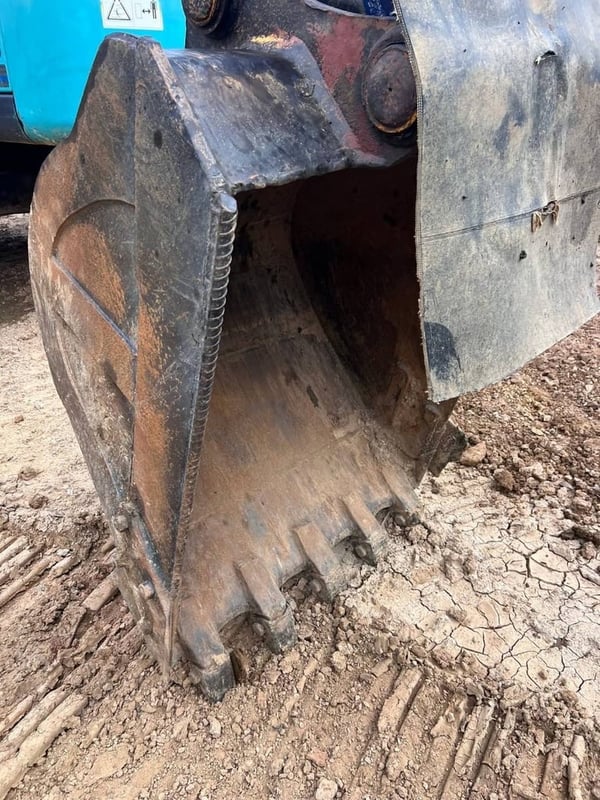 Komatsu Pc200-5 พร้อมใช้งาน แอร์เย็น Komatsu Pc200-5 พร้อมใช้งาน แอร์เย็น