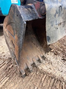 Komatsu Pc200-5 พร้อมใช้งาน แอร์เย็น Komatsu Pc200-5 พร้อมใช้งาน แอร์เย็น