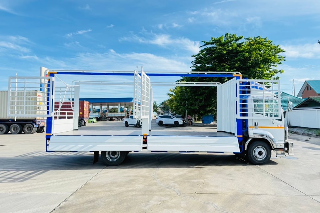 NEW ISUZU.FRR 210 แรงกะบะเหล็กเปิดข้างได้รอบ