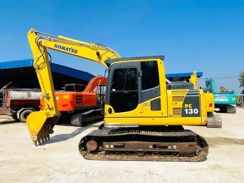 ไมล์ ชม 4,200 PC130-8 MO เล่มทะเบียน จอเหลือง