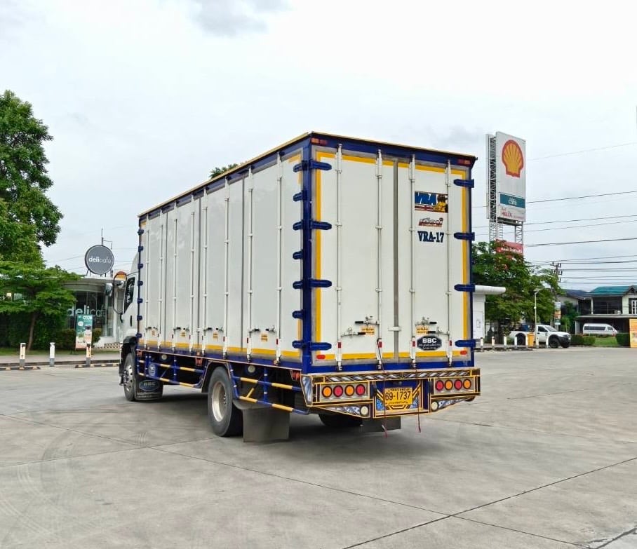 6 ล้อตู้แห้ง ISUZU FTR 240 แรง MT ตู้ 10 บาน 6 ล้อตู้แห้ง ISUZU FTR 240 แรง MT ตู้ 10 บาน