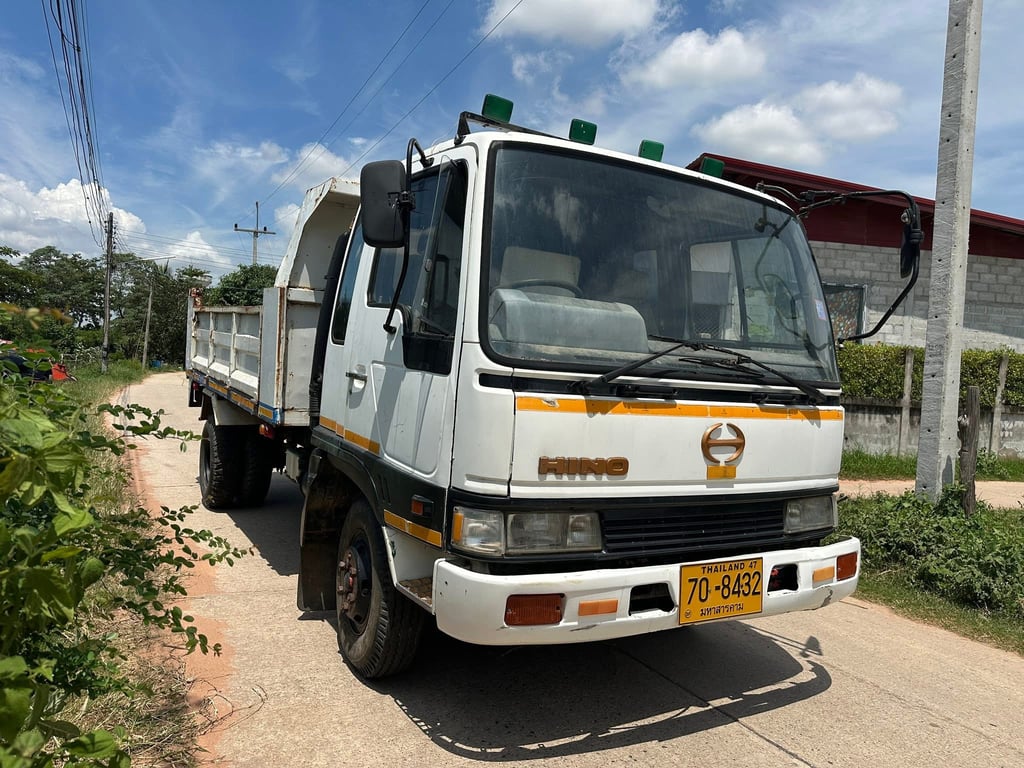 6ล้อดั้มพ์ HINO.H07C (210 ) ยาง.825-16 6ล้อดั้มพ์ HINO.H07C (210 ) ยาง.825-16