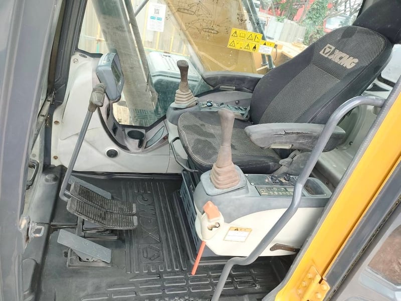 รถแบคโฮ XCMG XE215C ไมล์ ช.ม 5746