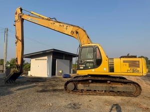 PC200-6 บูมยาว 14 เมตร มีบูมสั้นให้ด้วย 