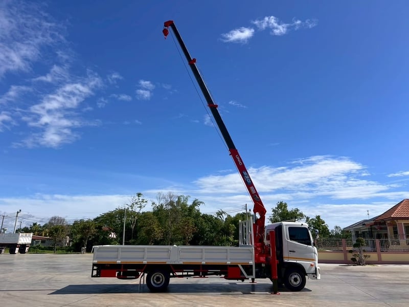 HINO 175 แรง ติดเครน 3.30 ตัน 4 ปลอก HINO 175 แรง ติดเครน 3.30 ตัน 4 ปลอก