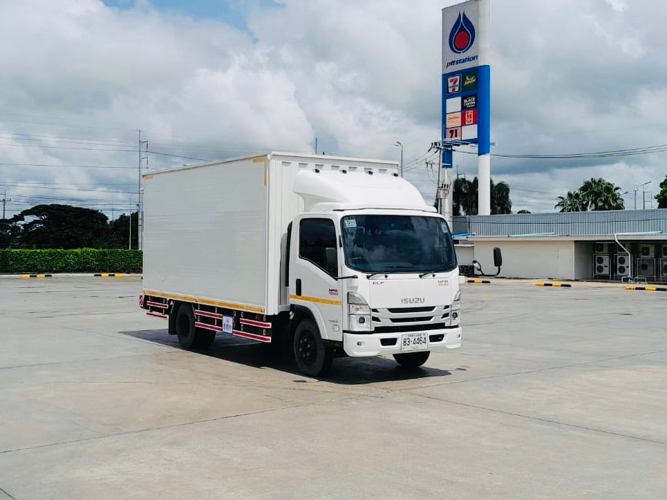 6ล้อ NEW NPR 150 ตู้ 3 บาน ยาว 5 เมตร ไฟหน้าโปรเจคเตอ์  ไมล์ 21,448 กิโล ปี2566