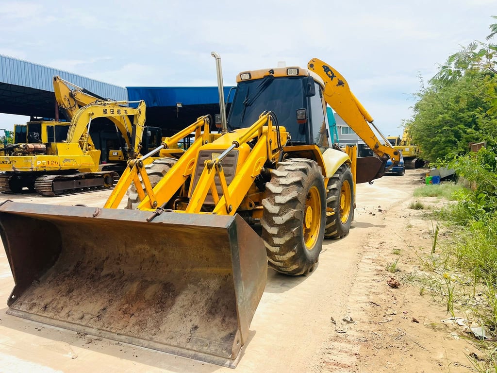 JCB 4CX4WS รถตักหน้าขุดหลังสภาพสวย JCB 4CX4WS รถตักหน้าขุดหลังสภาพสวย