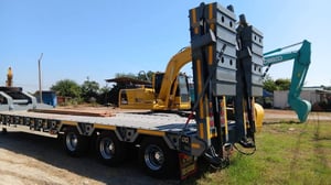 ขายด่วน หางโลเบส 3 เพลา ใหม่ๆ ยาว 12.5 เมตร ขายด่วน หางโลเบส 3 เพลา ใหม่ๆ ยาว 12.5 เมตร