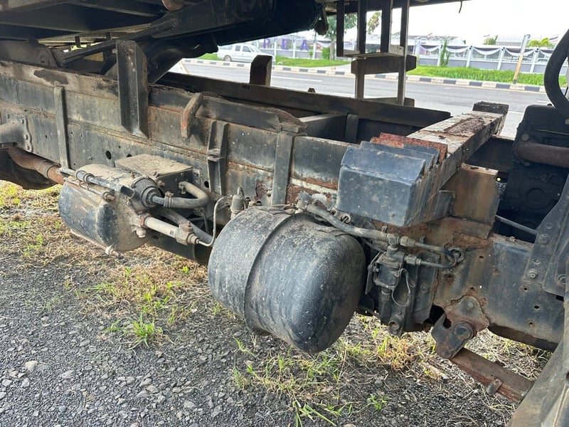 6 ล้อดั้มพ์ HINO เครื่อง.H07C(210 )  ยาง.825-16 