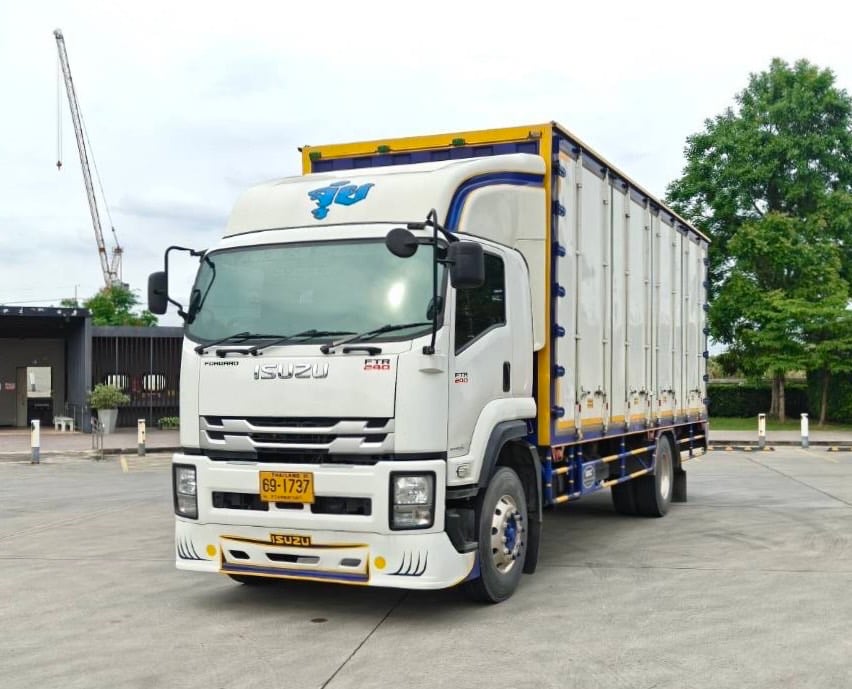 6 ล้อตู้แห้ง ISUZU  FTR 240 MT ไมล์ 282,427 กิโล ตู้ 10 บาน