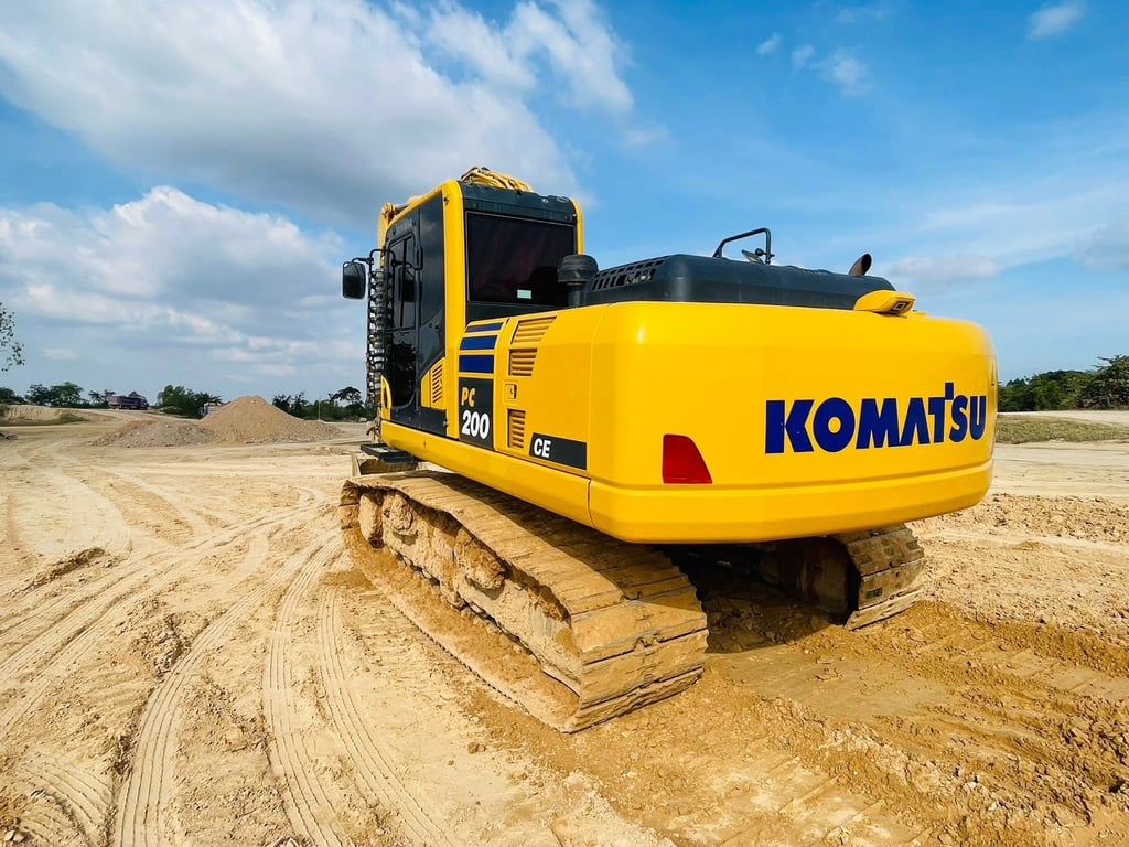 PC200MO-10CE ปี 2565 มือเดียว เช็คศูนย์ตลอด