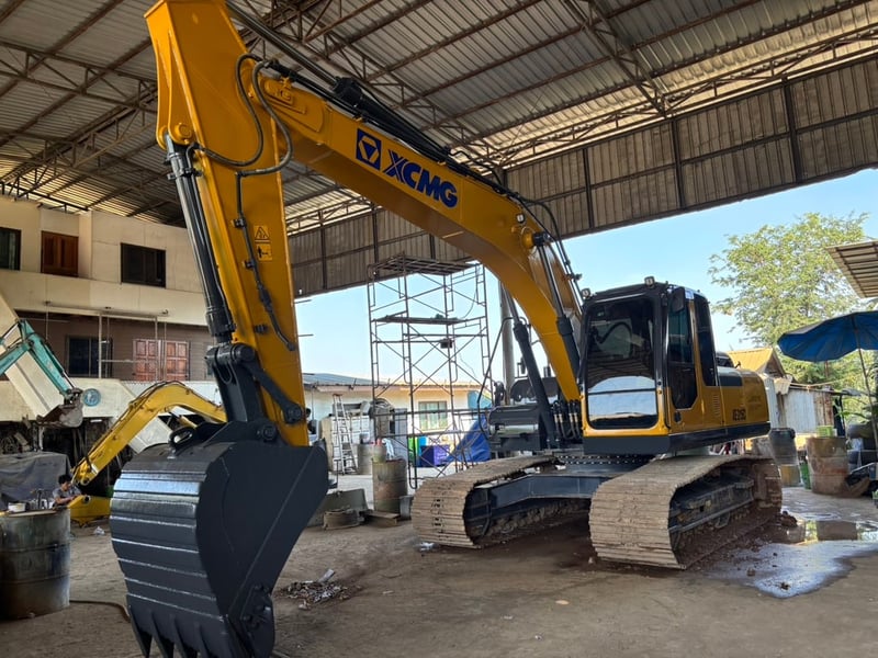 เช้าใหม่❗️ไมล์ ช.ม 2,400❗️XCMG XE215C  สภาพนางฟ้า