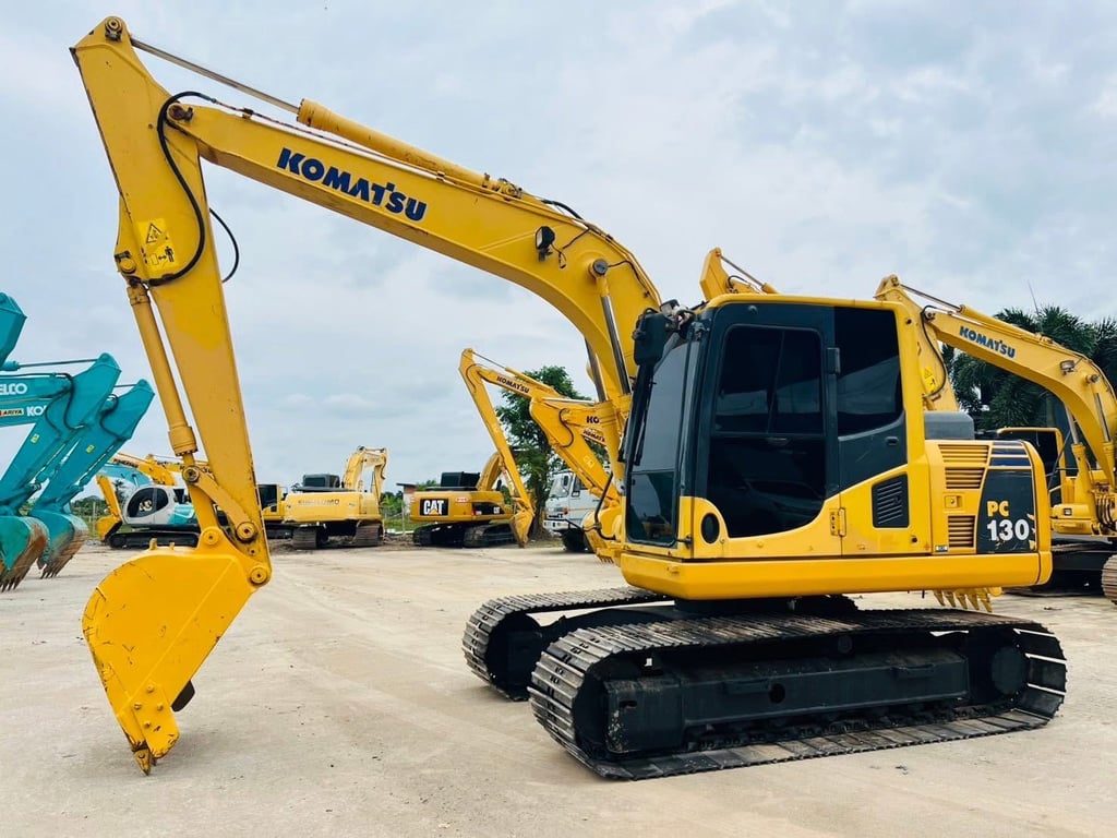 PC130-8 จอเหลือง กล้องหลัง ไฟฟ้าครบ ระบบดี ชุดจดทะเบียน PC130-8 จอเหลือง กล้องหลัง ไฟฟ้าครบ ระบบดี ชุดจดทะเบียน