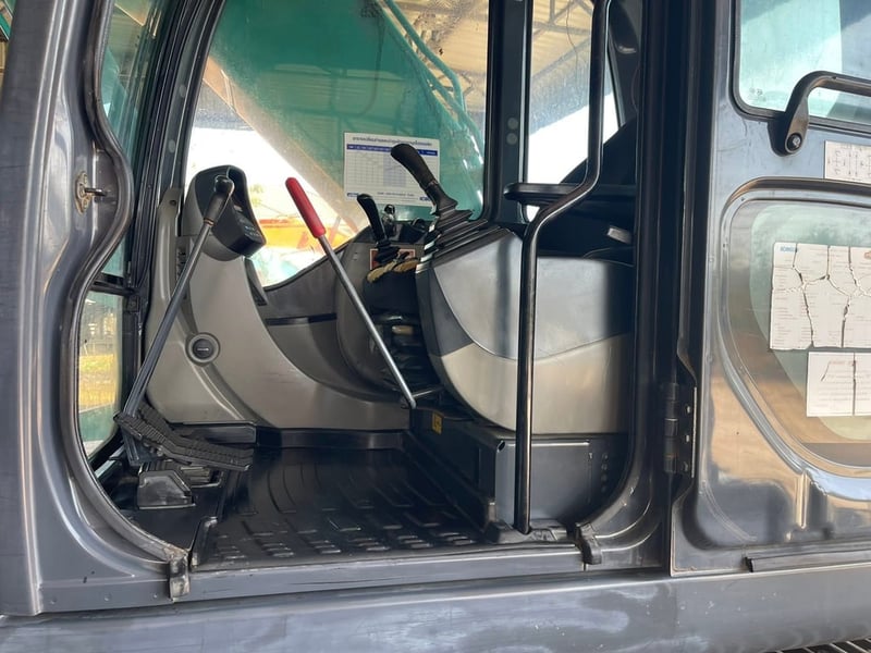 SK200-8YN12  เครื่องปั้มแห้ง เอวแนน่ เฟรมสวย