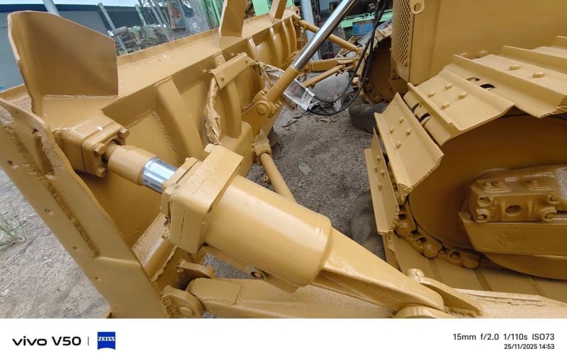 แทรกเตอร์ D5B  แอร์เย็นๆ ช่วงล่างสวย