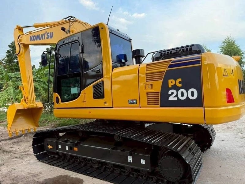 Komatsu PC200-8MO จอเหลือง กล้องหลัง