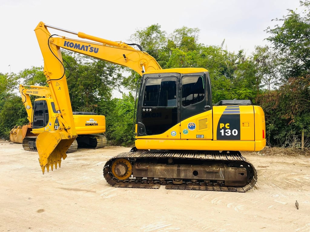 PC130-7 ไฟฟ้าครบ ระบบดี เครื่องปั้มแห้ง PC130-7 ไฟฟ้าครบ ระบบดี เครื่องปั้มแห้ง