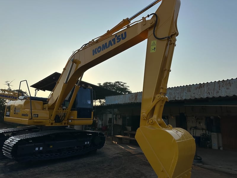 ไมล์ ชม 4,600❗️KOMATSU PC200-8MO PM 7000 ไมล์ ชม 4,600❗️KOMATSU PC200-8MO PM 7000