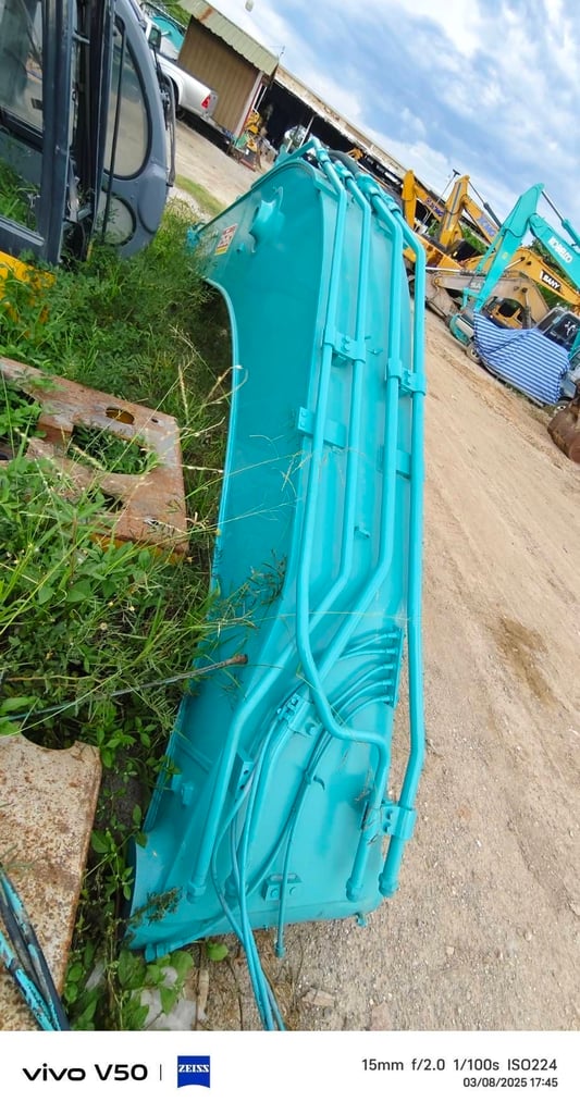 ขายบูมอาร์ม แบคโฮ  SK200-6-6-8 KOBELCO  สภาพสวยๆ