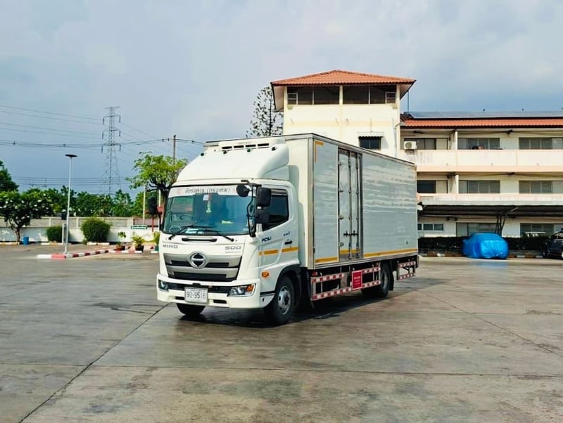 HINO NEW FC9J 210 แรง 6ล้อตู้เย็นลบ-10 