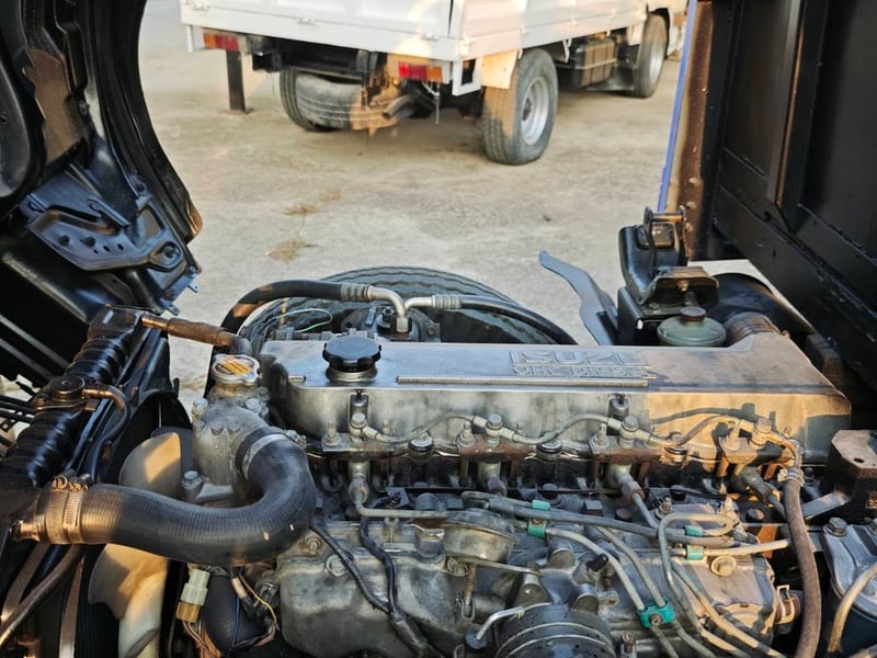 ISUZU 120 แรง 4 ล้อกลาง ไม่ติดเวลา ISUZU 120 แรง 4 ล้อกลาง ไม่ติดเวลา