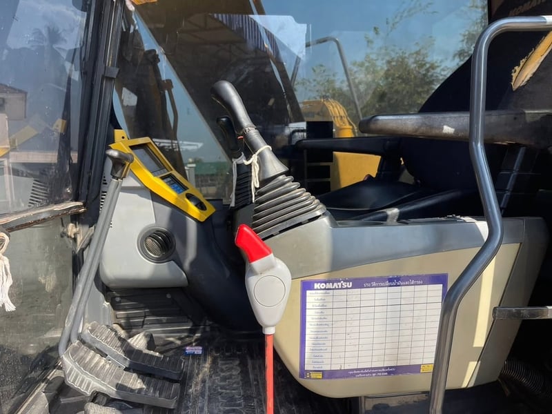 PC130-8 จอเหลือง กล้องหลัง  รถเดิมๆ เครื่องปั๊มแห้ง 