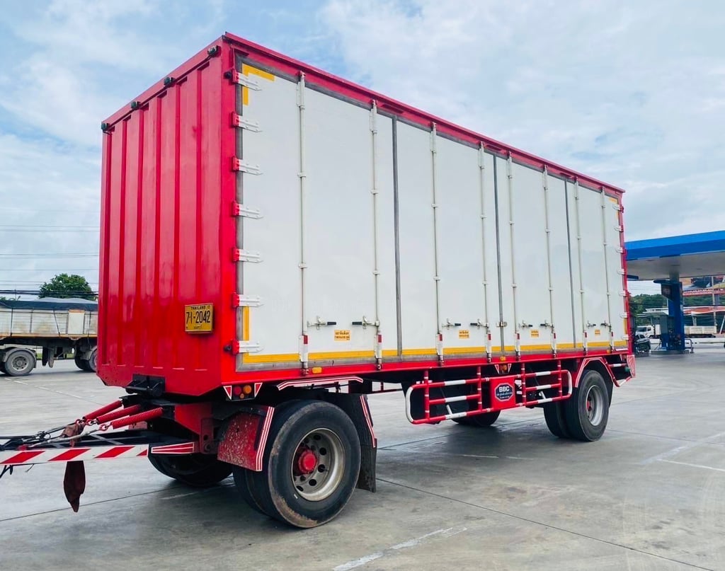 ขายลูกพ่วงตู้แห้ง 10 บาน  ยาว 7.70 เมตร  อู่ BBC บ้านบึง ปี2566