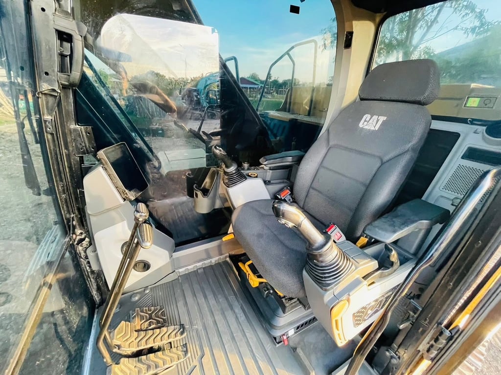 CAT320D เน็กเจน 6 สุป เดิมๆมือเดียวป้ายแดง เครื่องปั้มแห้ง CAT320D เน็กเจน 6 สุป เดิมๆมือเดียวป้ายแดง เครื่องปั้มแห้ง