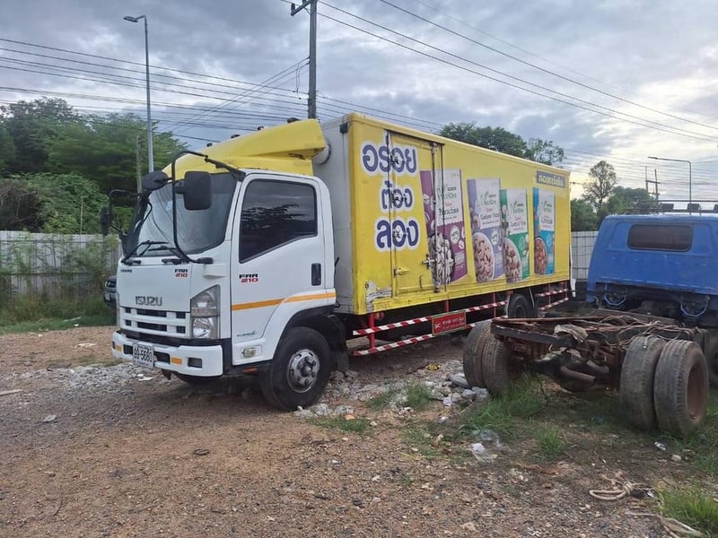 ISUZU Frr 210 ตู้แห้ง 3 บาน ยาว 6.50.เมตร