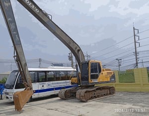 Volvo Ec210B  บูมยาวแท้ 16 เมตร เล่มทะเบียน