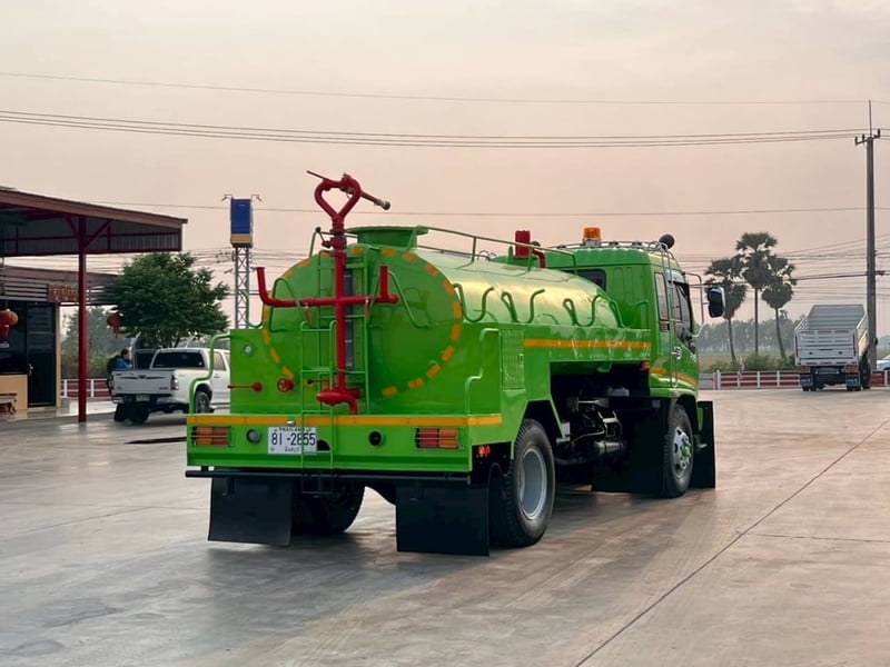 SUZU FTR 200 แรง 6ล้อทุกน้ำ แท็งก์จุ 6000 ลิตร  ไมล์ 13,565 กิโล