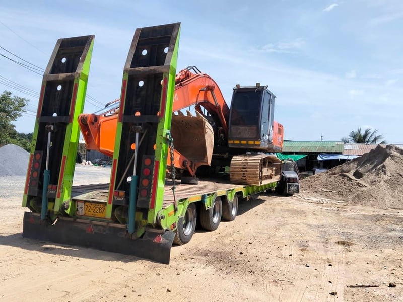 HITACHI ZX200-3 พร้อมใช้งาน HITACHI ZX200-3 พร้อมใช้งาน