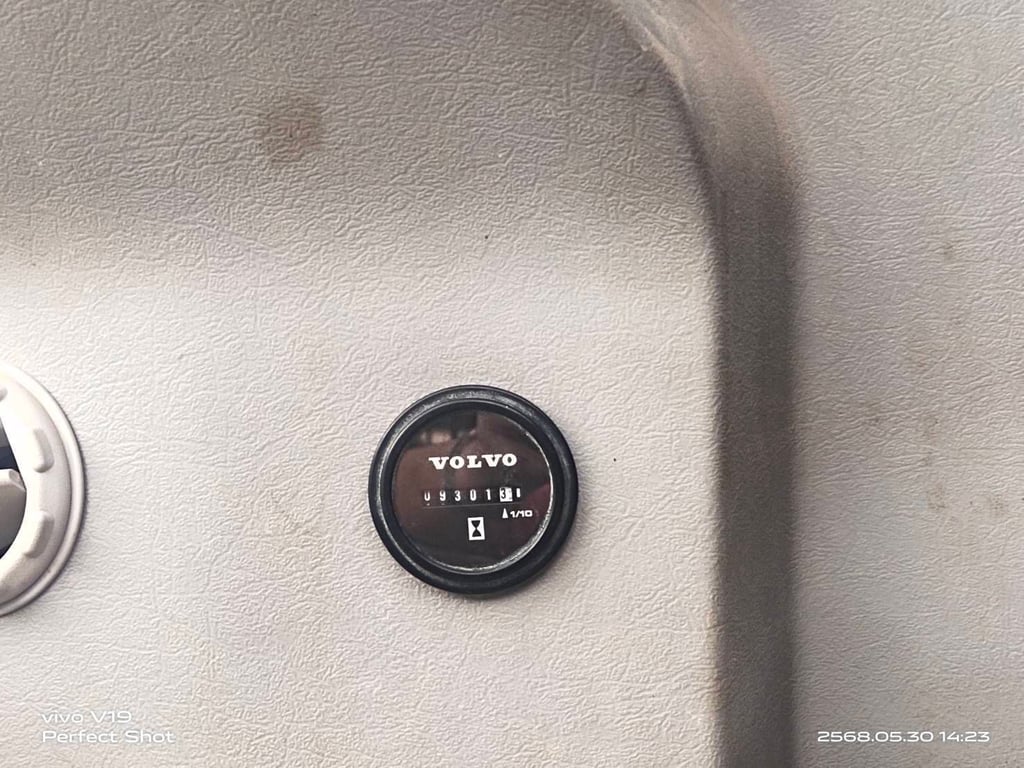 ไมล์ ช.ม 93xx ❗️VOLVO EC210D  เล่มทะเบียน 