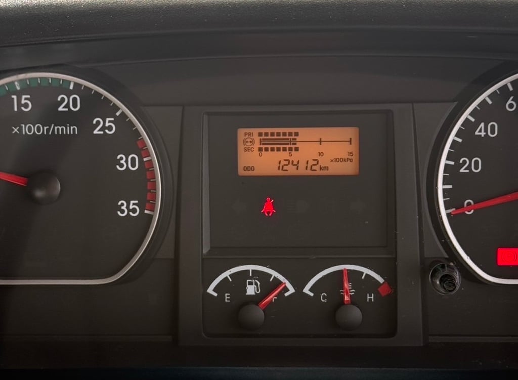 10 ล้อทุกน้ำ ISUZU FVM 240 คลัซซี MT ไมล์ 12,397 กิโล เพลาเดียว