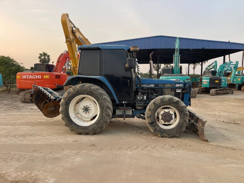 รถไถ FORD 6640 นิวฮอร์แลนด์ 2 เพลา เล่มทะเบียน รถไถ FORD 6640 นิวฮอร์แลนด์ 2 เพลา เล่มทะเบียน