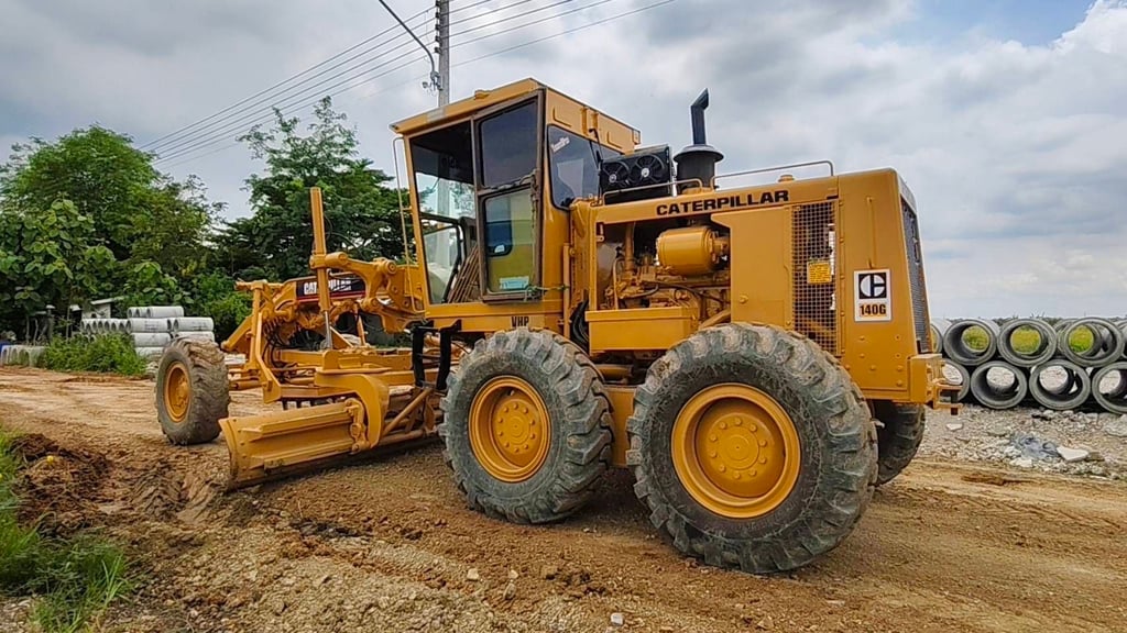 รถเกรต 140G 72V ชีเรี่ยน 15xxx  มีVHP   แอร์เย็น  เล่มทะเบียน